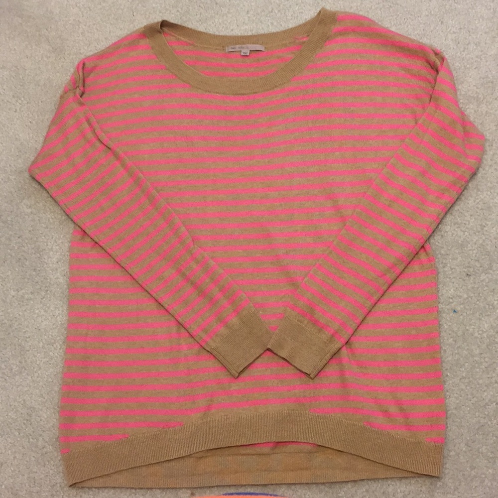 Gap sweater